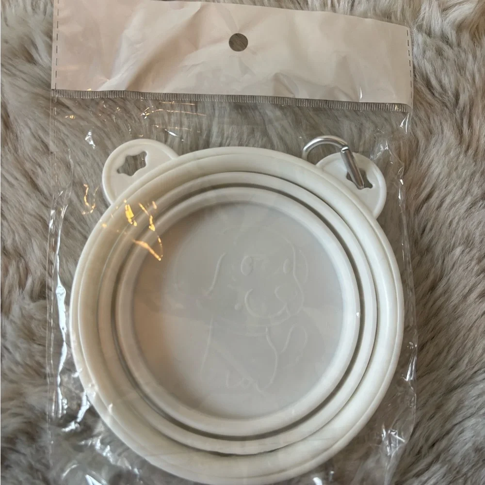 NIB White Collapsible Pet Bowl